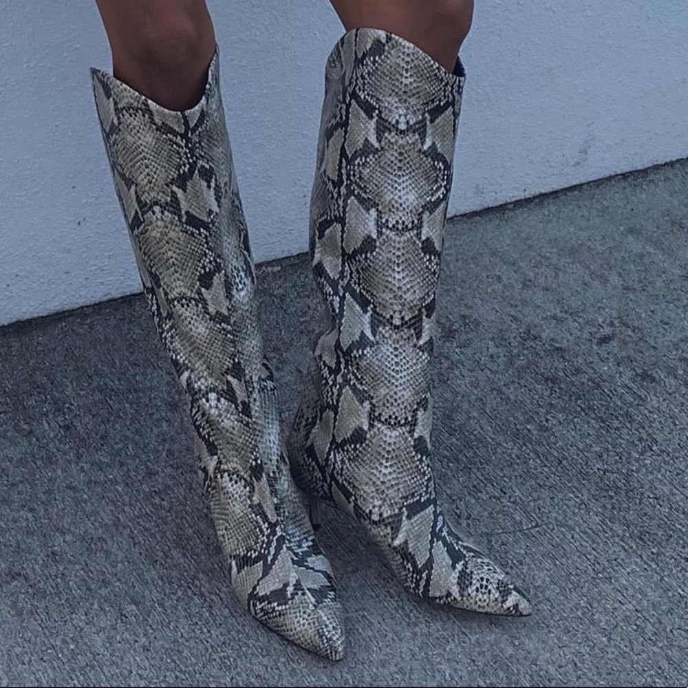Schutz Maryana snake skin boots. Very good condition.